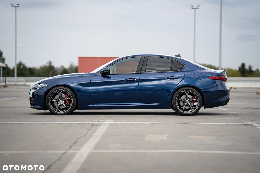 Alfa Romeo Giulia 2.0 Turbo 16V AT8 Veloce Ti - 16