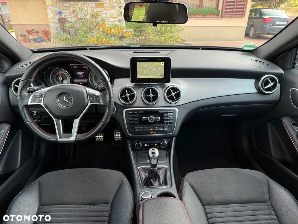 Mercedes-Benz GLA 200 AMG Line - 16