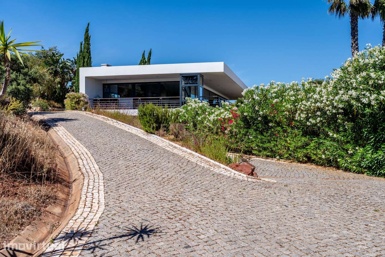 Moradia Contemporânea de Luxo em Mexilhoeira Grande, Portimão — Vista - Grande imagem: 5/56
