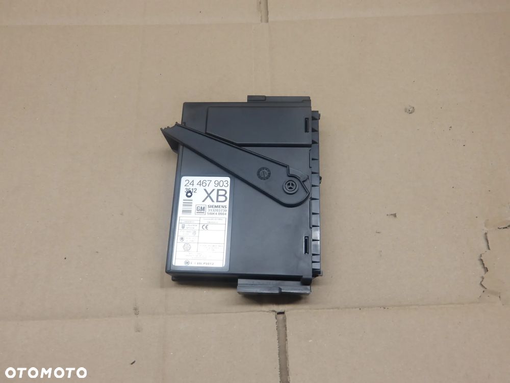 OPEL CORSA C 00-03 1.2B MODUŁ KOMFORTU 24467903 - 1