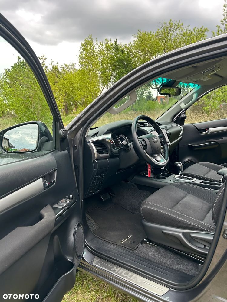 Toyota Hilux 4x4 Double Cab Autm Executive - 15