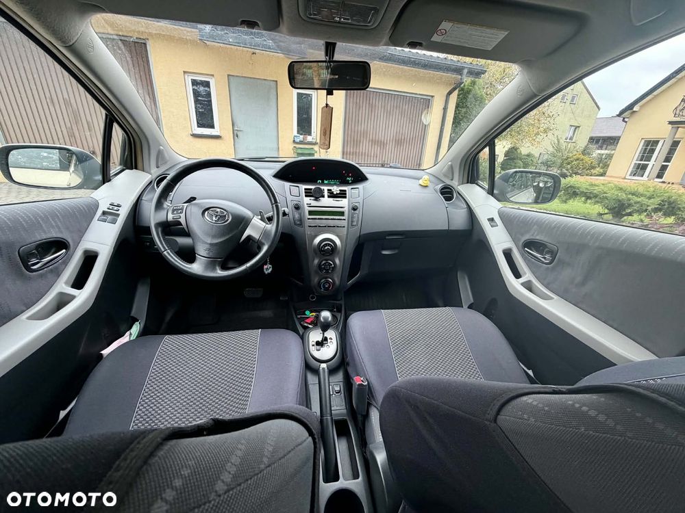 Toyota Yaris 1.4 D-4D Sol MM - 9