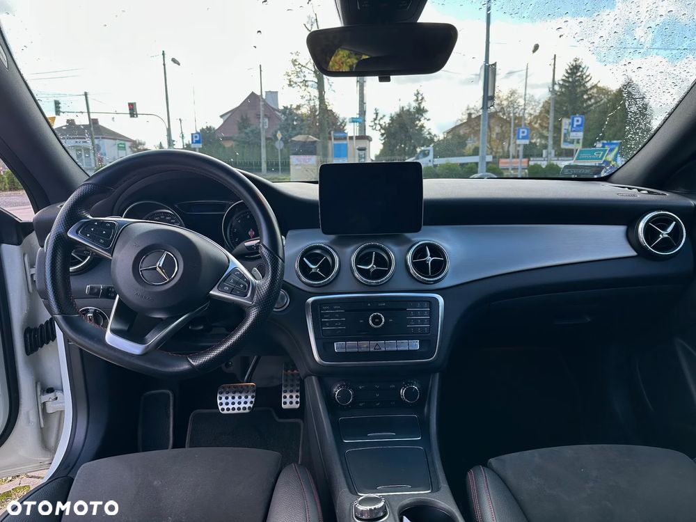 Mercedes-Benz CLA 200 7G-DCT AMG Line - 15