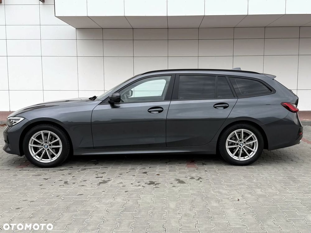 BMW Seria 3 318d Touring Advantage - 37