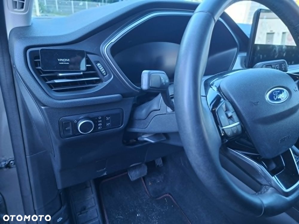 Ford Kuga - 24