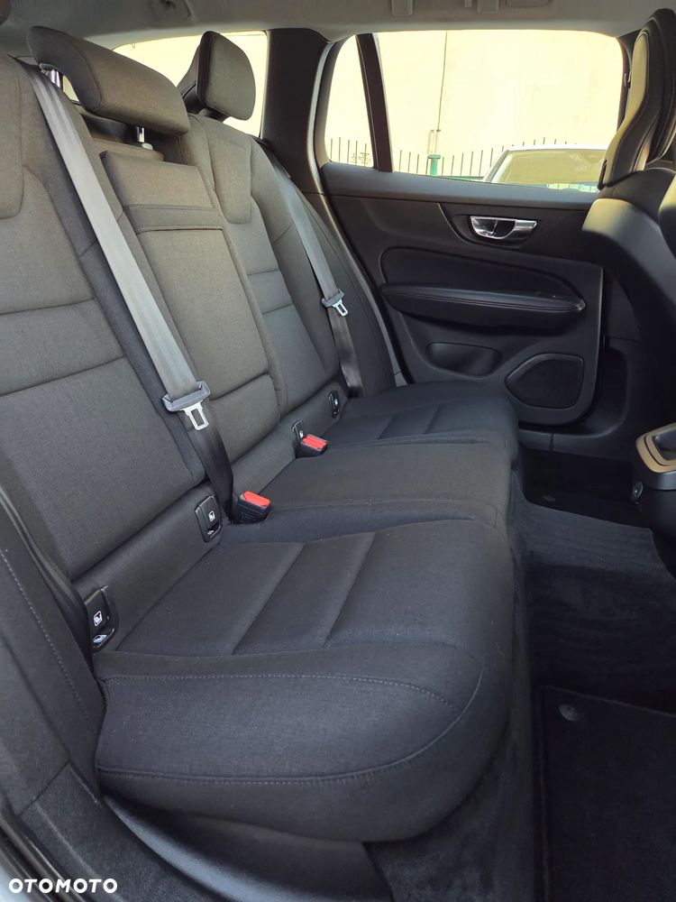 Volvo V60 D3 Momentum Pro - 19