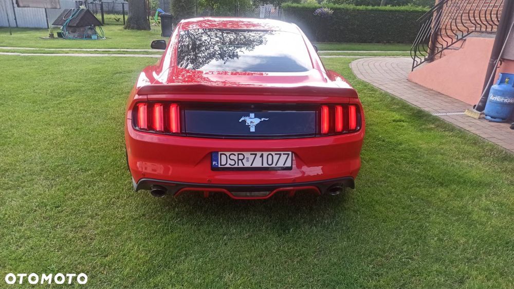 Ford Mustang - 7
