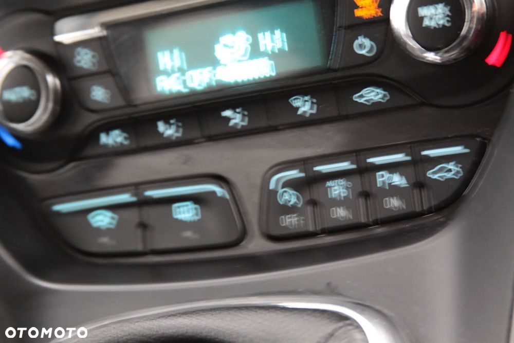 Ford Kuga 2.0 TDCi 2x4 Titanium - 19