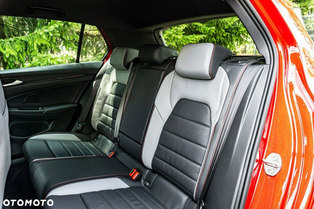 Volkswagen Golf - 25