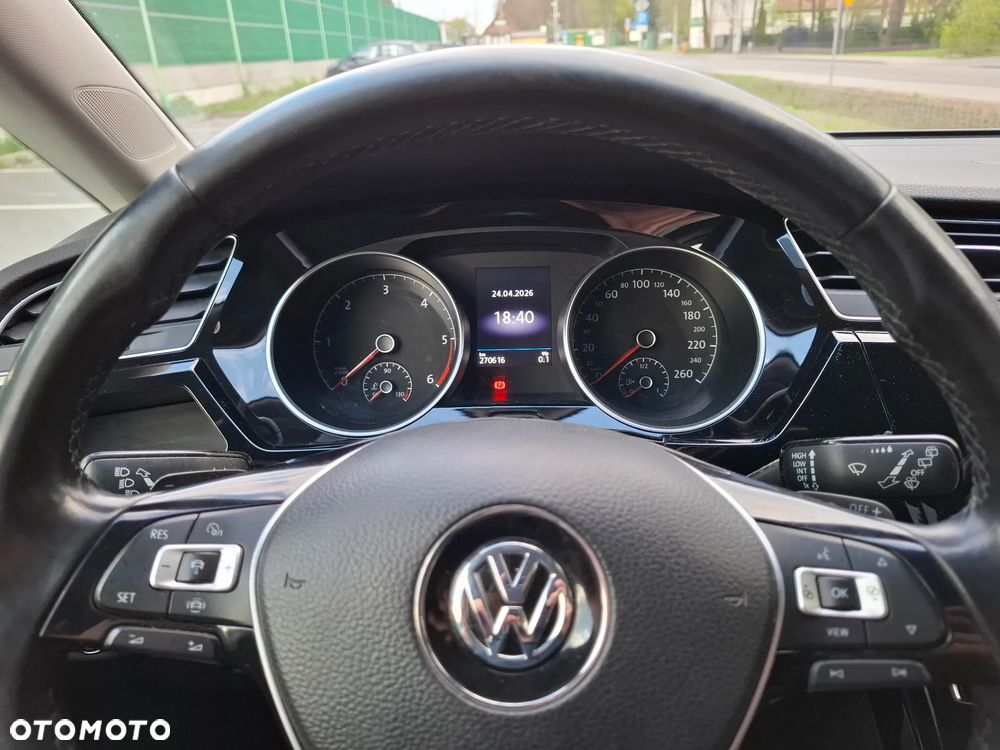 Volkswagen Touran 2.0 TDI SCR DSG Highline - 20