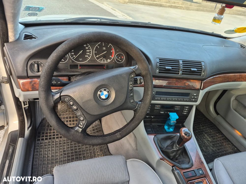BMW Seria 5 520d - 7