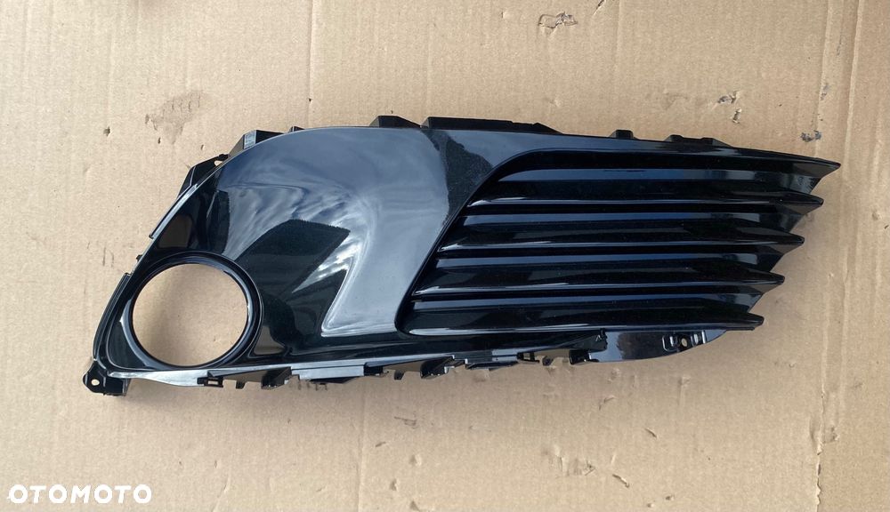 TOYOTA AURIS 2 II lift E180 E18 ORYGINALNA ! ! ! PRAWA KRATKA ZAŚLEPKA RAMKA OSŁONA OBUDOWA HALOGENU NA HALOGEN kratka zderzaka przedniego w zderzak przedni prawy przód 81481-02580 81481-02600 52030-02210 - 1
