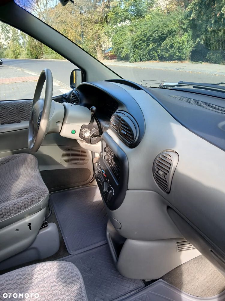 Dodge Grand Caravan - 18