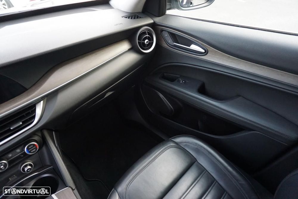 Alfa Romeo Stelvio 2.0 T Veloce TI Q4 AT8 - 48