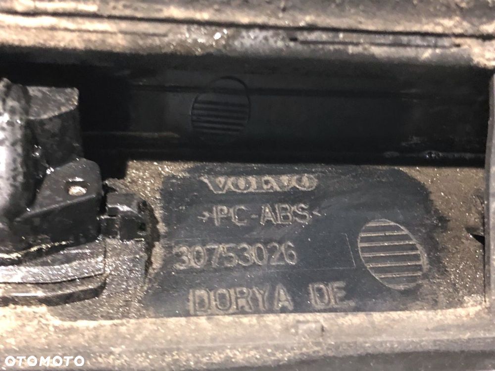 LISTWA KLAPY TYŁ  VOLVO V50 (545) 2003 - 2012 1.6 D 80 kW [109 KM] olej napędowy 2005 - 2012 - 6