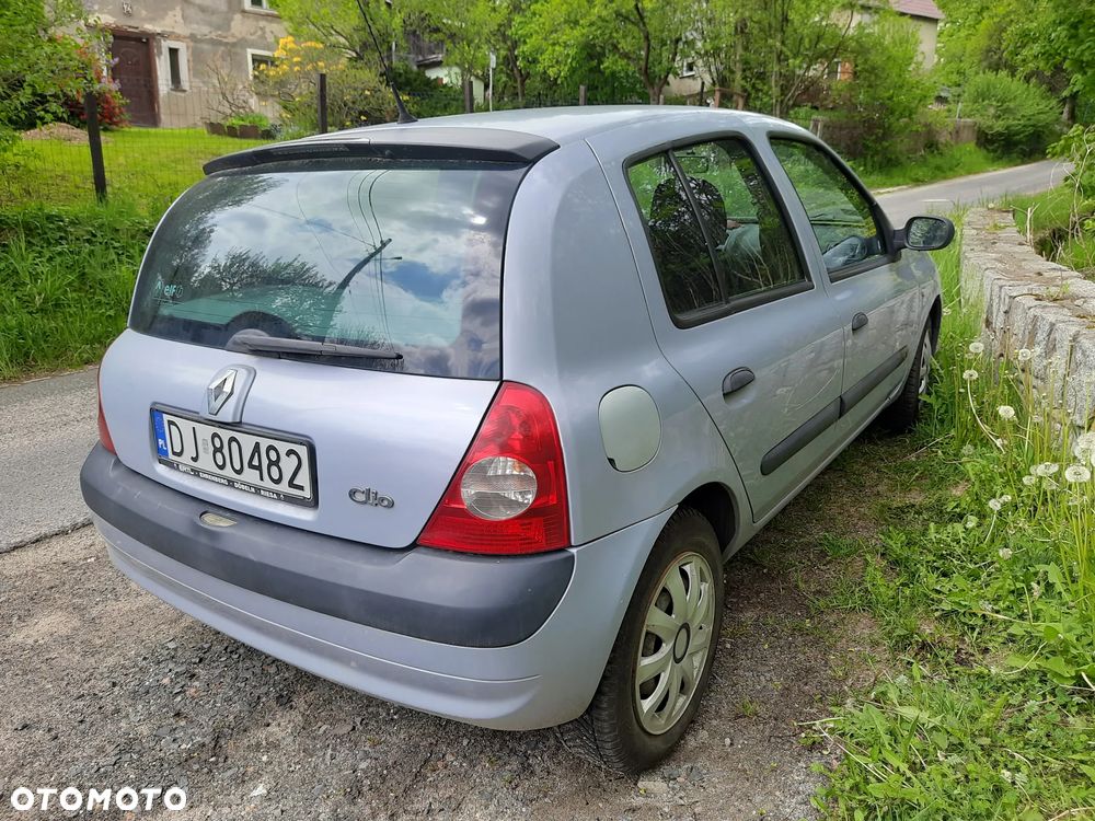 Renault Clio 1.2 16V Confort Authentique - 5