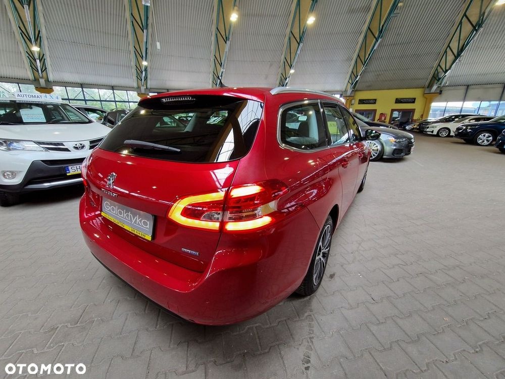 Peugeot 308 - 8