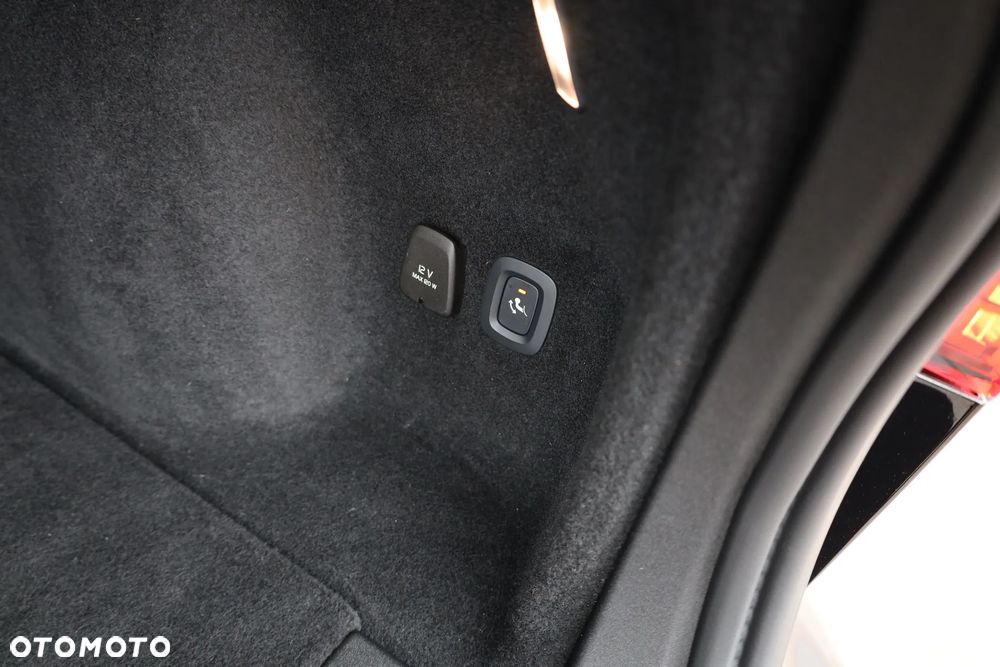 Volvo V60 T6 AWD Recharge Geartronic RDesign - 32