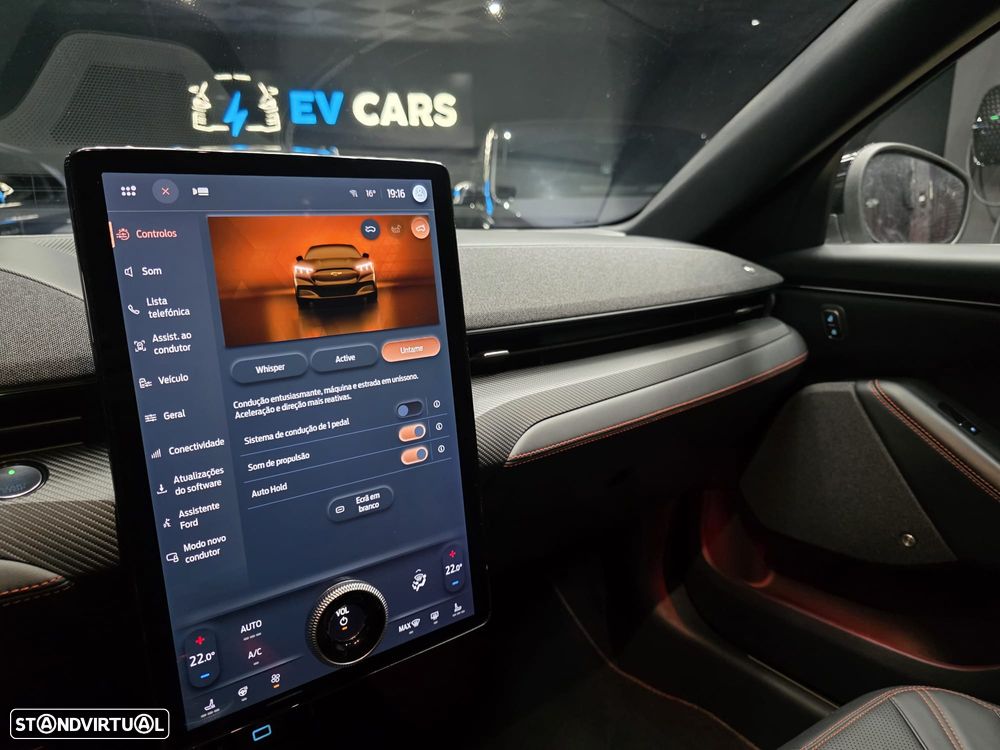 Ford Mustang Mach-E AWD PREMIUM - 31