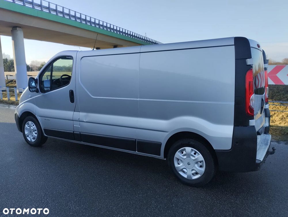 Renault Trafic - 25