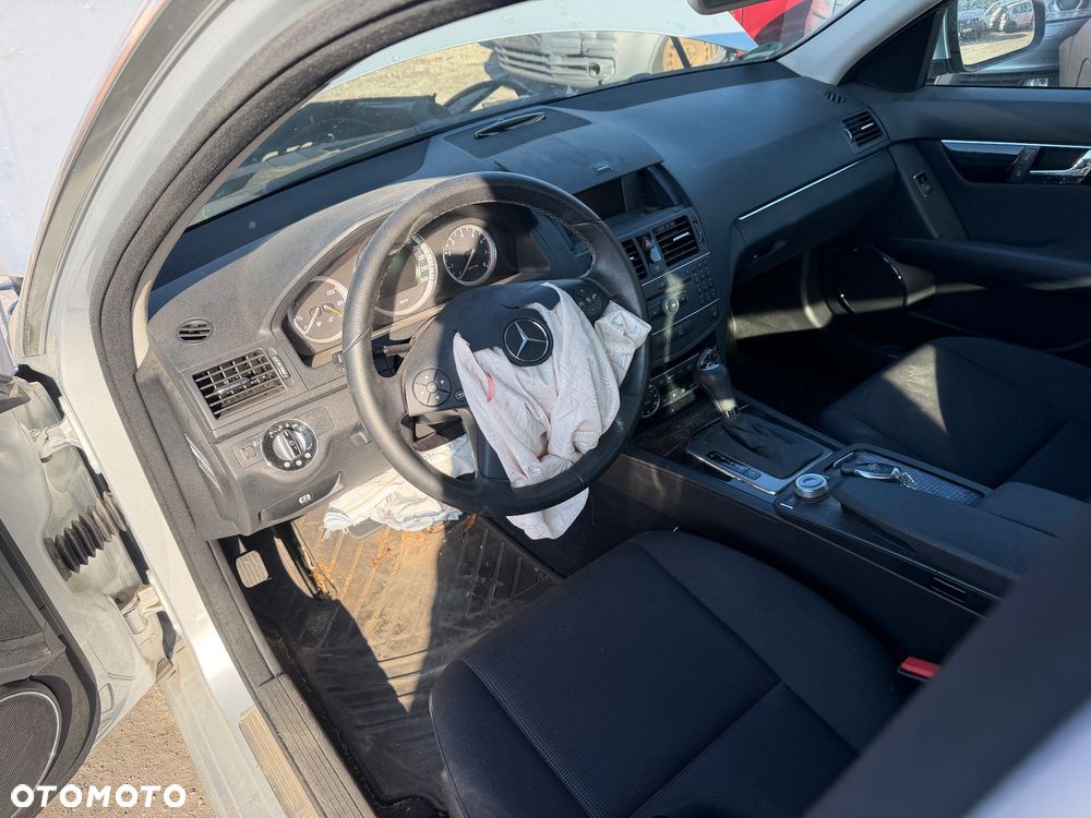 Mercedes-Benz Klasa C 230 7G-TRONIC - 15