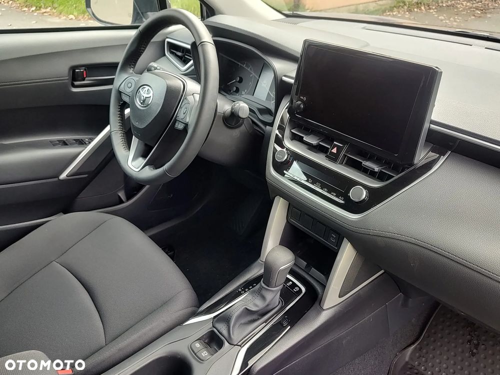 Toyota Corolla Cross - 18