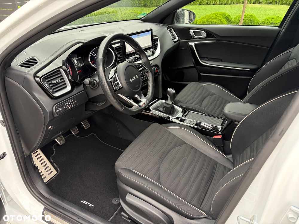 Kia Ceed 1.5 T-GDI OPF GT Line - 11