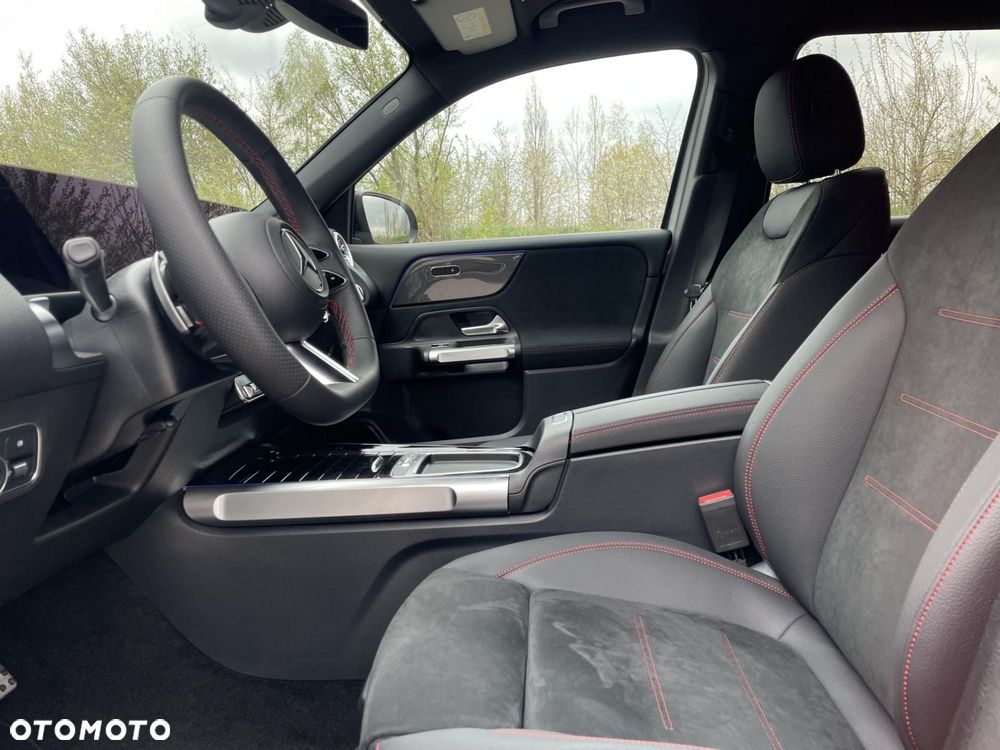 Mercedes-Benz GLB - 10