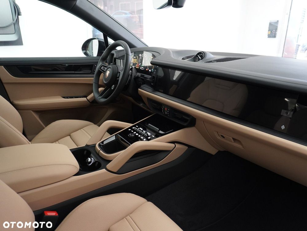 Porsche Cayenne E-Hybrid PHEV Black Edition - 32