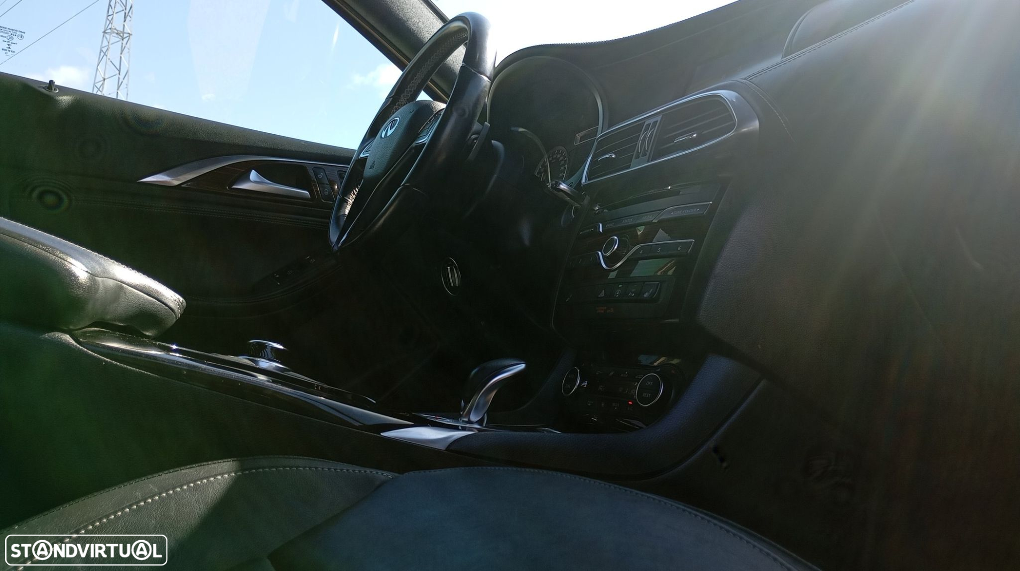 Infiniti Q30 2.2d DCT AWD Luxe Tech - 14