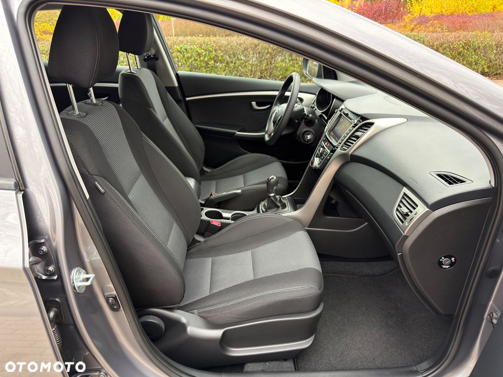 Hyundai i30 1.4 CRDi Premium - 24