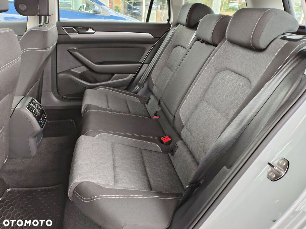 Volkswagen Passat - 14