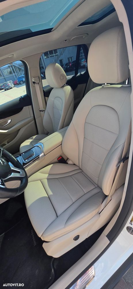 Mercedes-Benz GLC 300 4MATIC 9G-TRONIC AMG Line Plus - 11