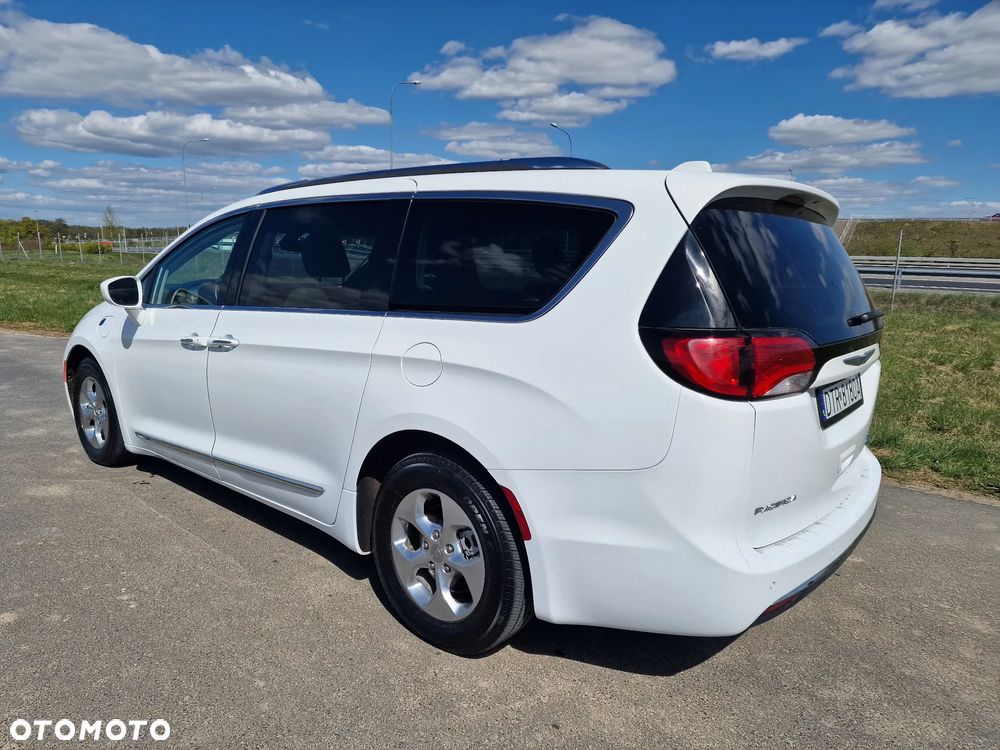 Chrysler Pacifica - 15