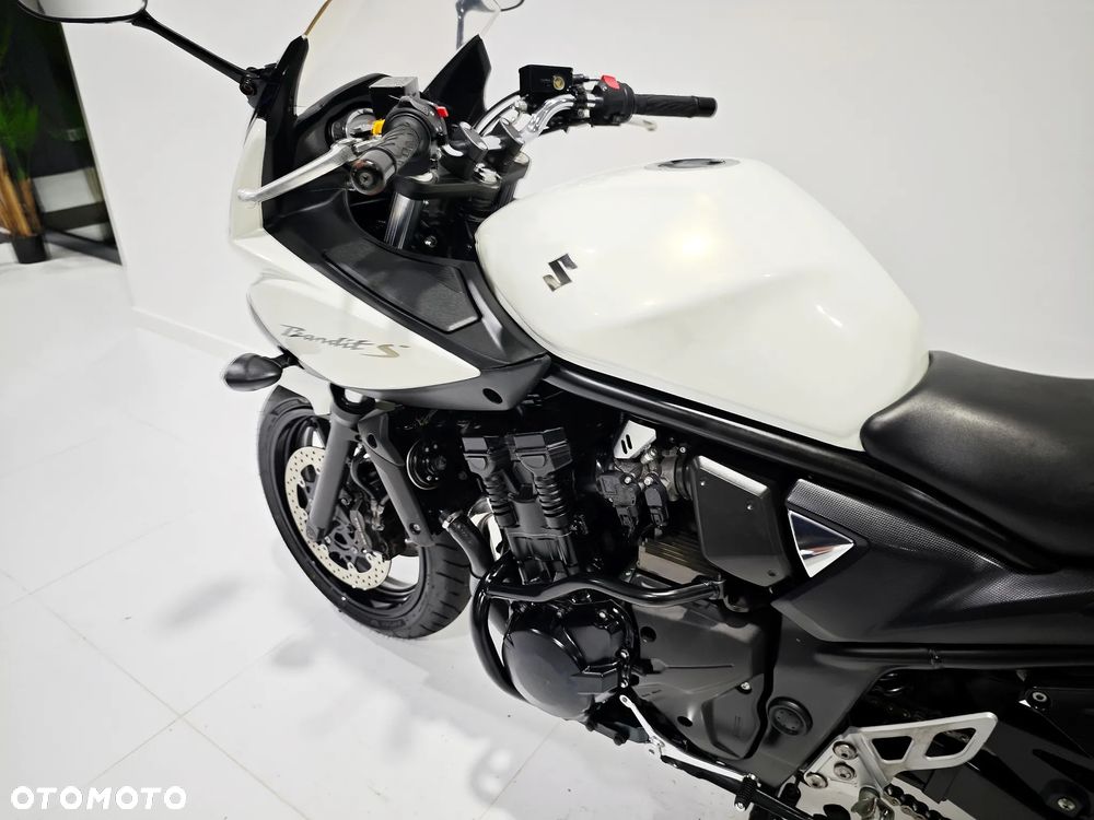 Suzuki Bandit - 18