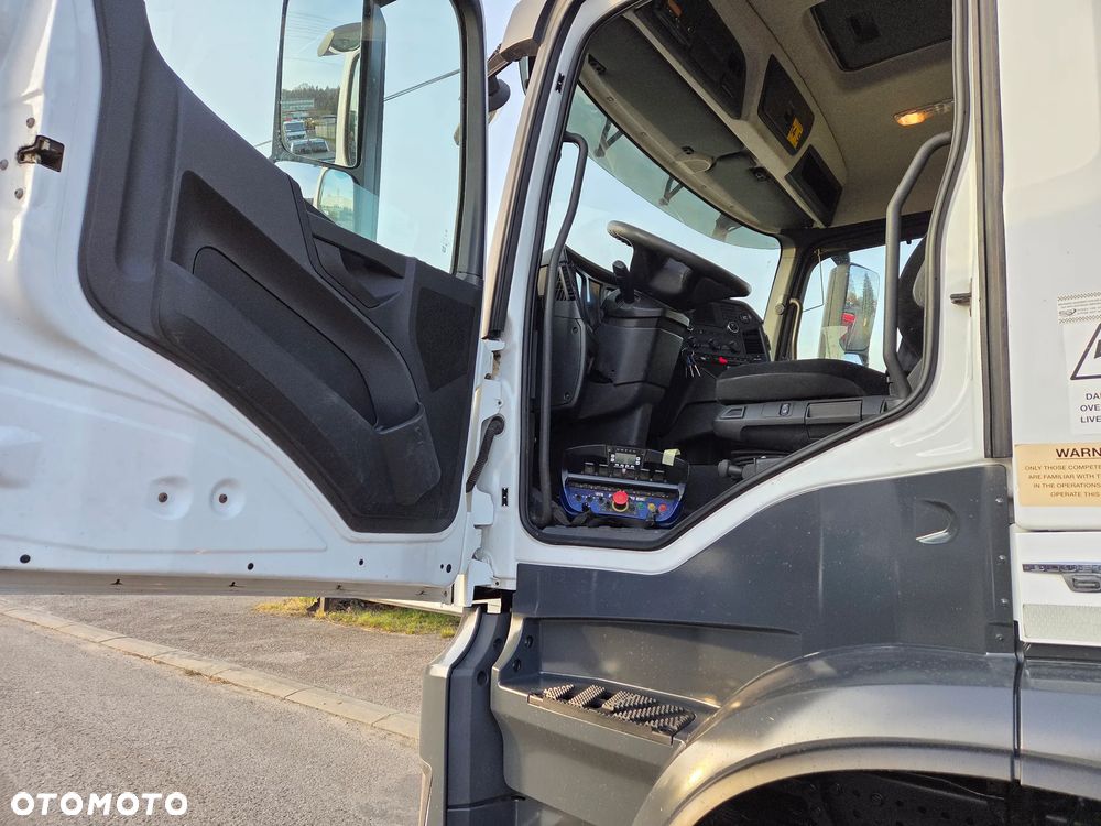 Mercedes-Benz AROCS 1824 // HDS HMF 1420-K2 // PILOT FUNKCJE 5 i 6 // NOWY KIPER WYWROTKA // ZAWIESZENIE BUDOWLANE WYSOKIE // PRZED PIERWSZĄ REJ W PL - 21