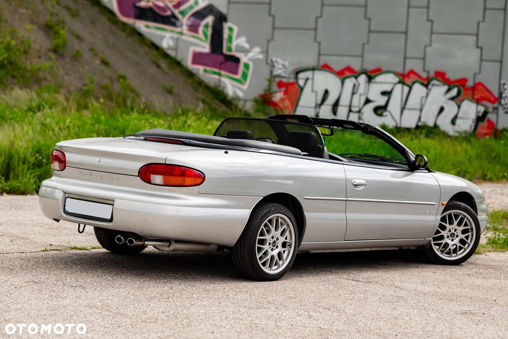Chrysler Stratus - 16