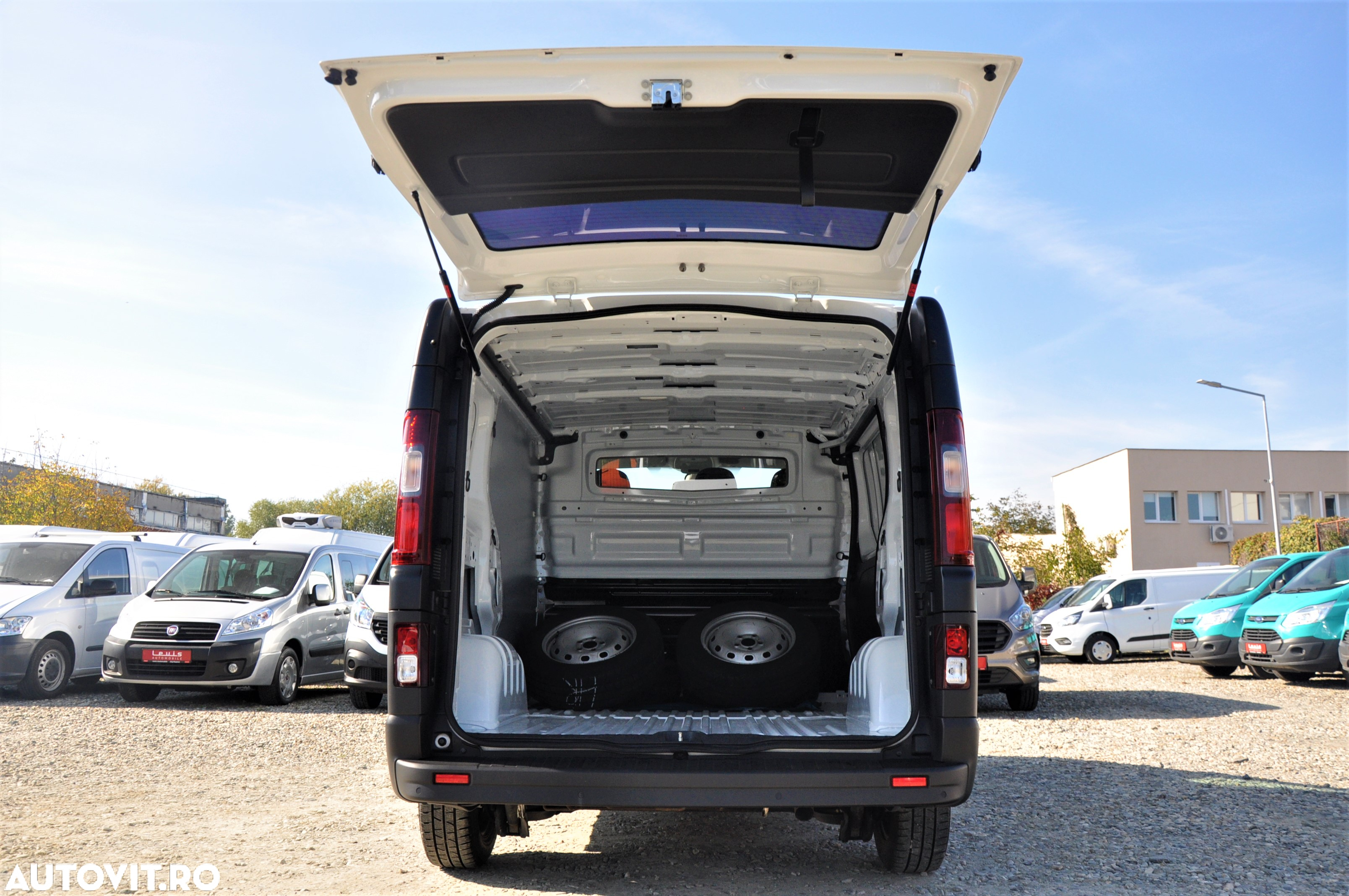 Opel Vivaro Furgon 3 Locuri - 8