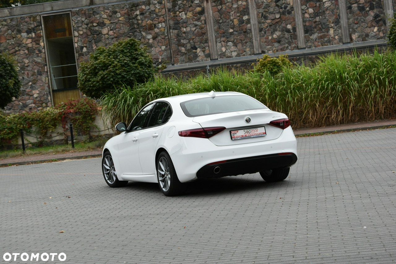 Alfa Romeo Giulia 2.2 Diesel - 4