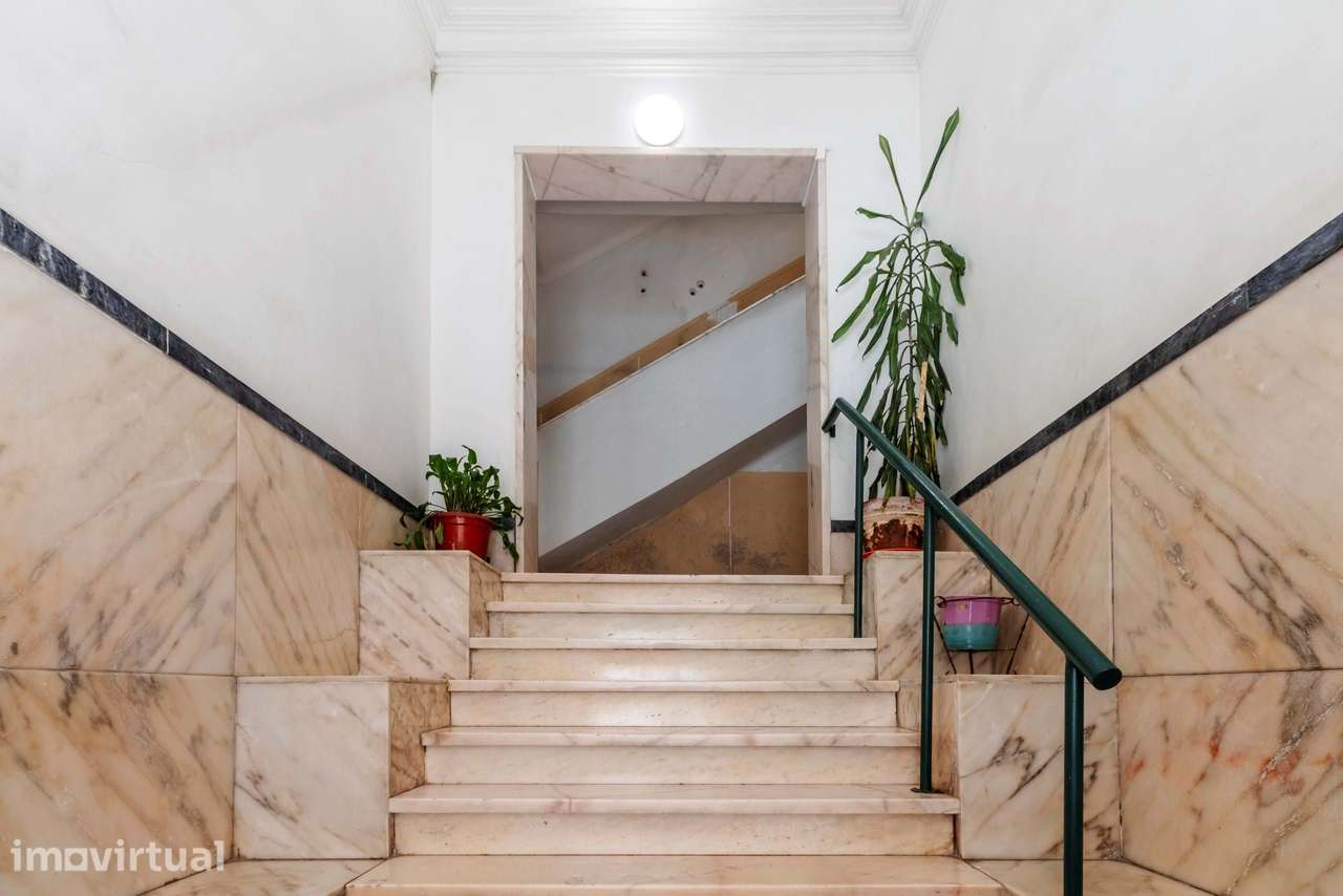 Apartamento T2+1 c/ Logradouro em Queluz, Sintra - Grande imagem: 3/42