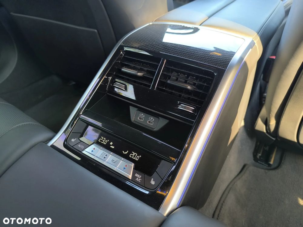 BMW Seria 8 M850i xDrive - 13