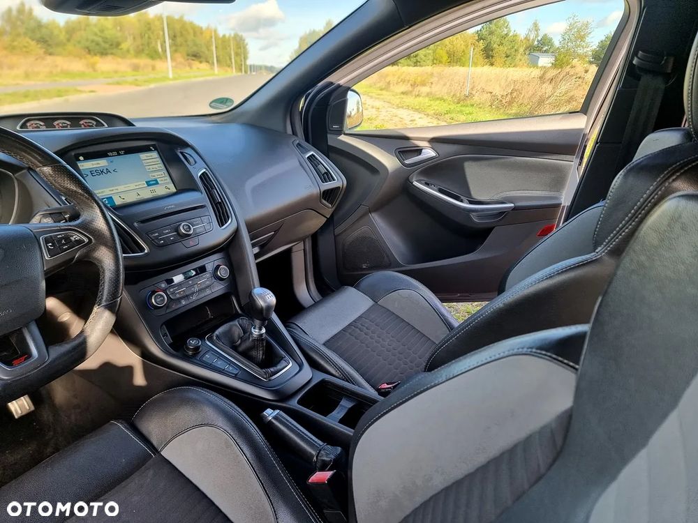 Ford Focus 2.0 TDCi ST - 24