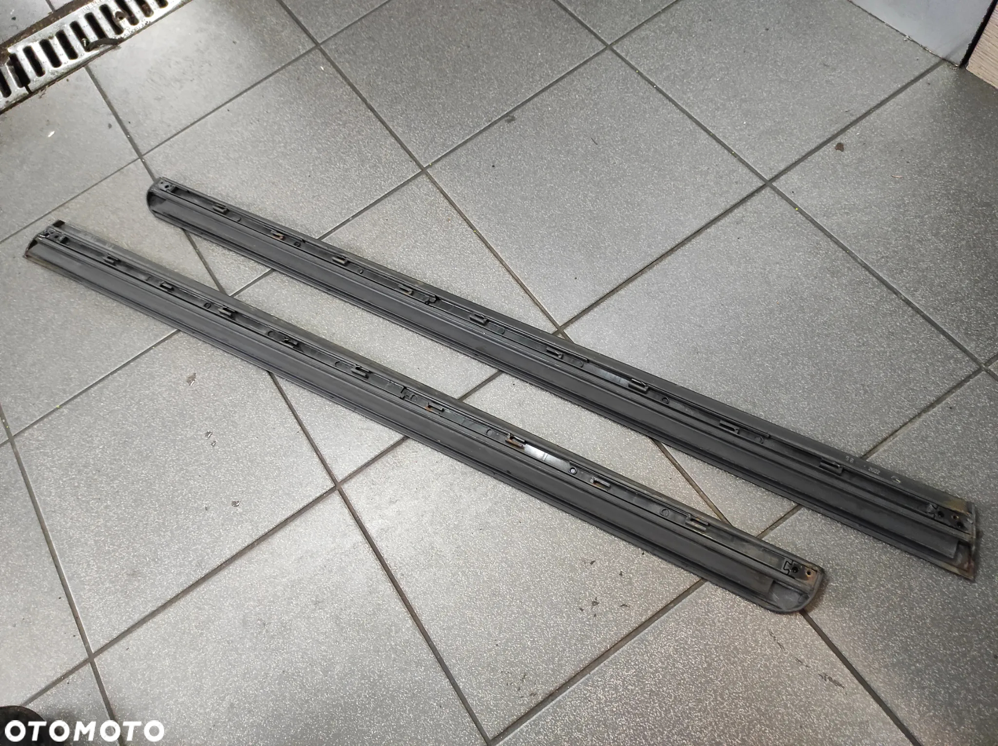 LISTWY LISTWA PRZEDNIE DOLNE DRZWI LEWA PRAWA AUDI A4 B6 STRUKTURA WYSYŁKA !!!!! - 3