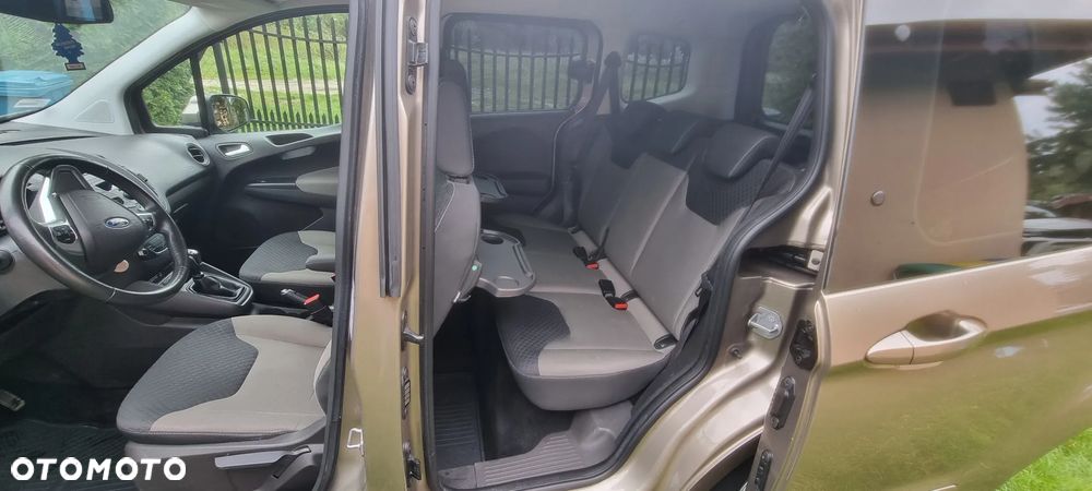 Ford Tourneo Courier 1.0 EcoBoost Trend - 12