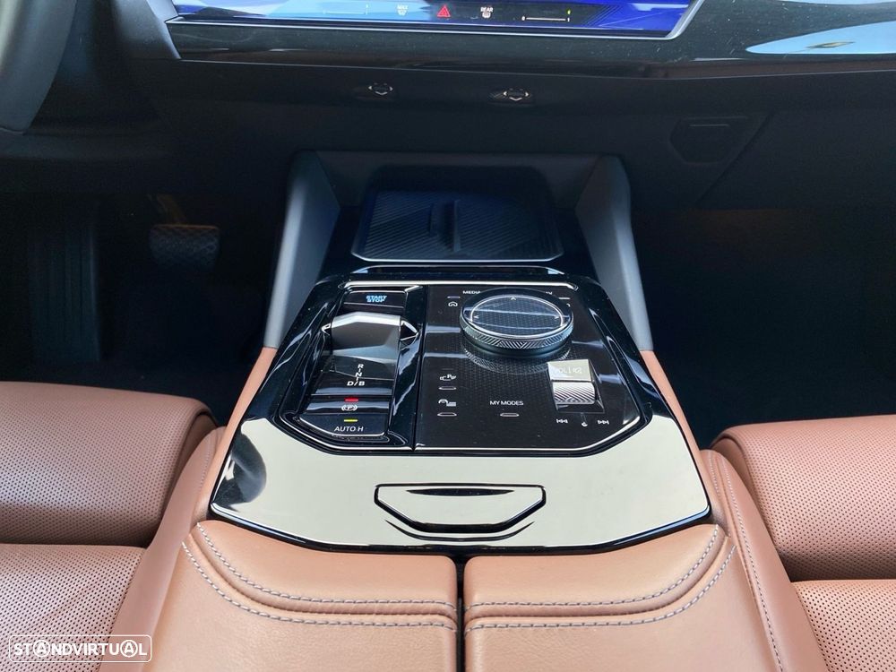 BMW i5 Touring eDrive40 - 12