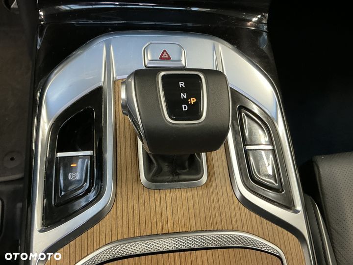 Hongqi E-HS9 - 17