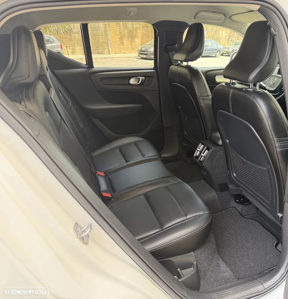 Volvo XC 40 2.0 T5 Momentum - 27