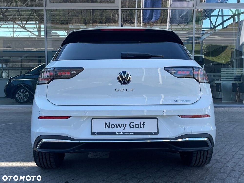 Volkswagen Golf - 6