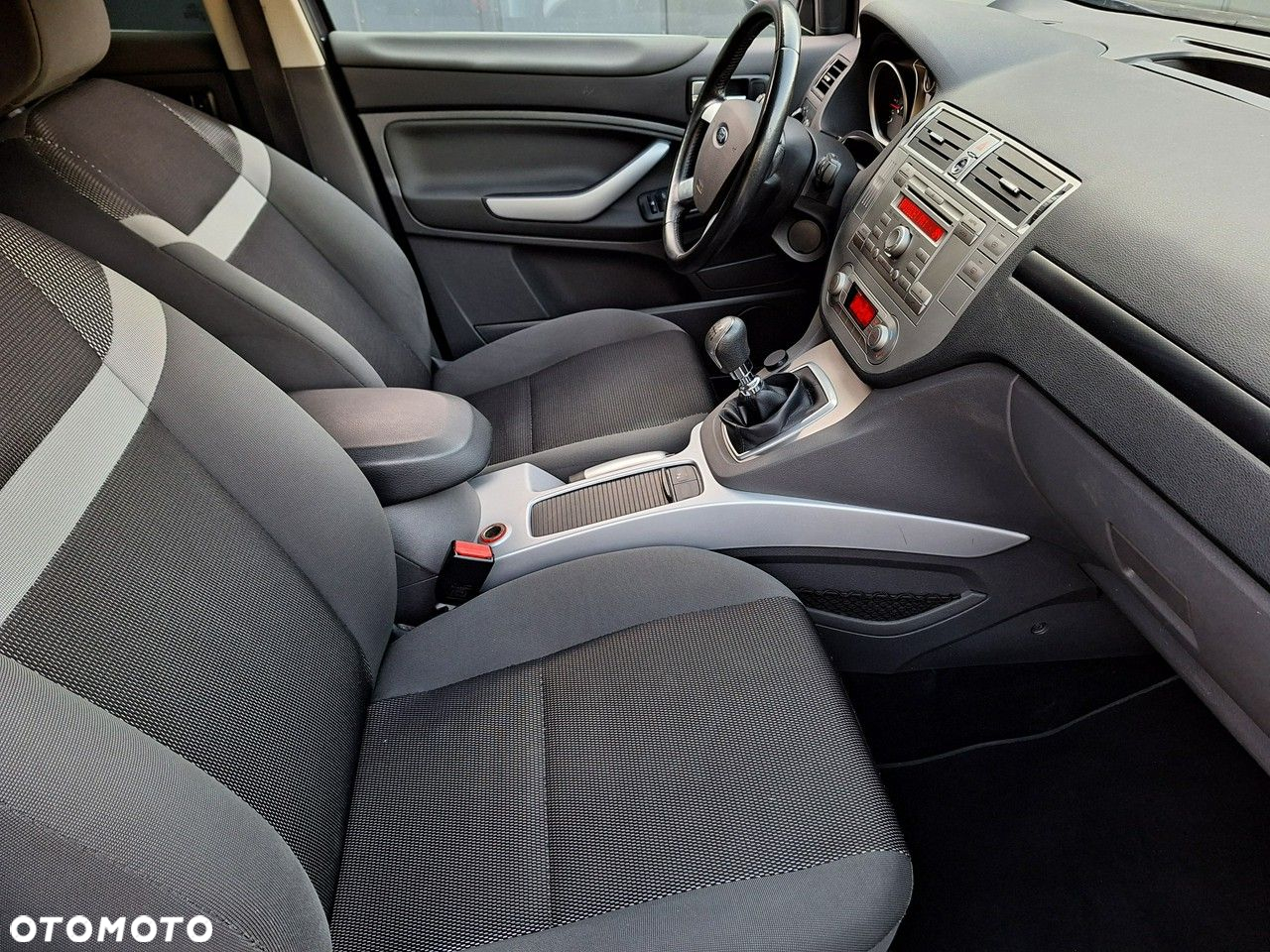 Ford Kuga - 12