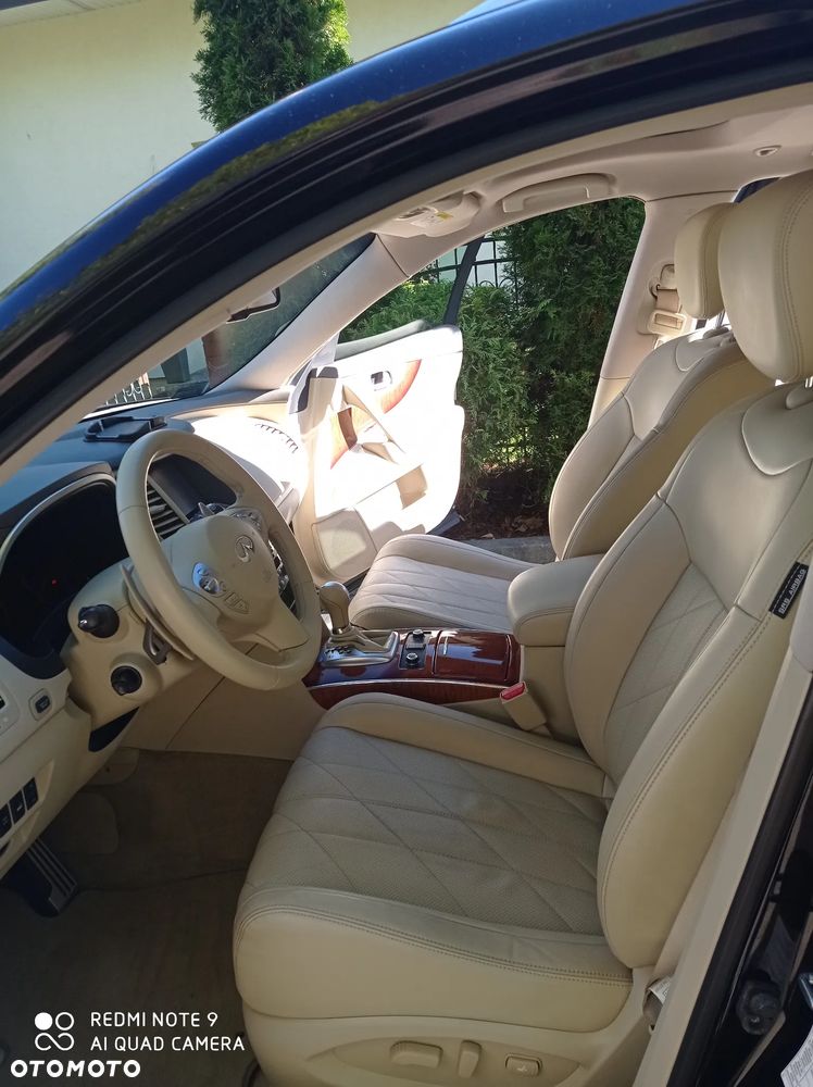 Infiniti QX70 3.7 GT Premium - 24